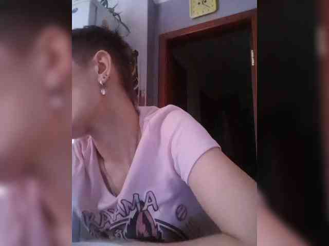 N-I-M-F-O-M-A-N-K-A webcam