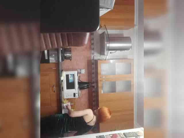 N-I-M-F-O-M-A-N-K-A webcam