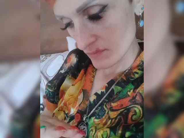 N-I-M-F-O-M-A-N-K-A webcam