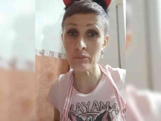 N-I-M-F-O-M-A-N-K-A webcam