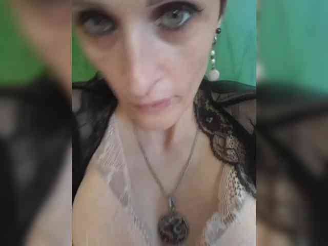N-I-M-F-O-M-A-N-K-A webcam