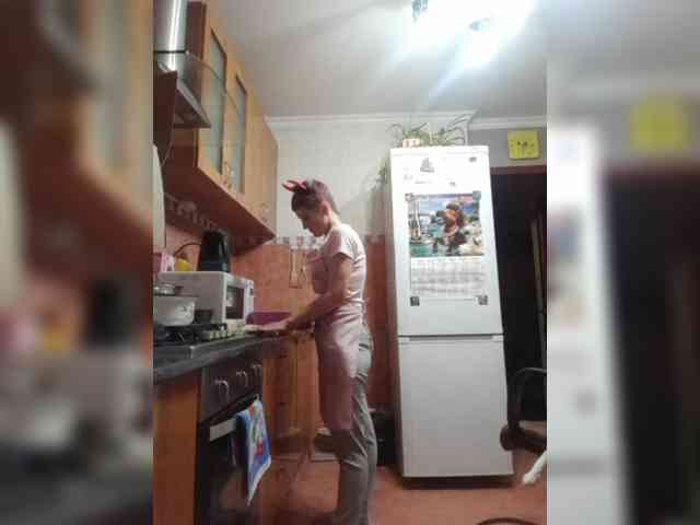 N-I-M-F-O-M-A-N-K-A webcam