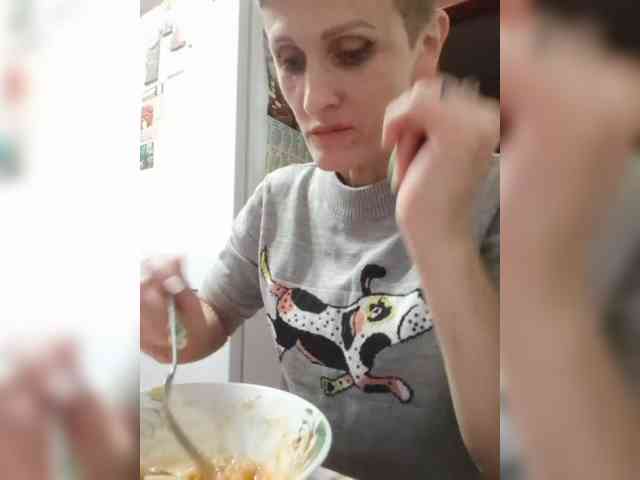 N-I-M-F-O-M-A-N-K-A webcam