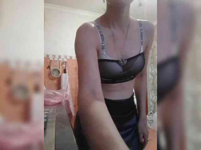 N-I-M-F-O-M-A-N-K-A webcam