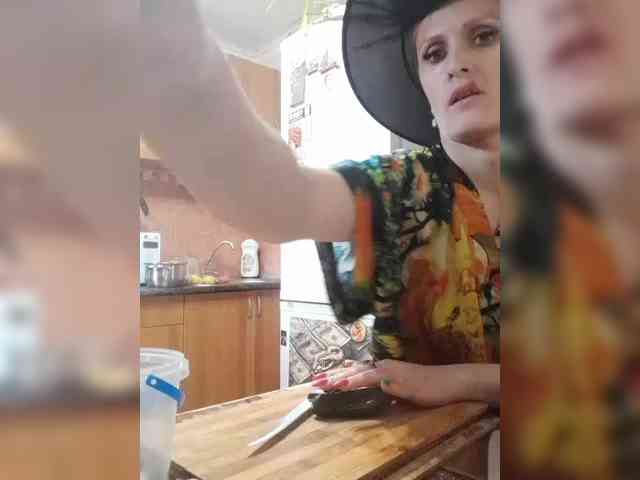 N-I-M-F-O-M-A-N-K-A webcam