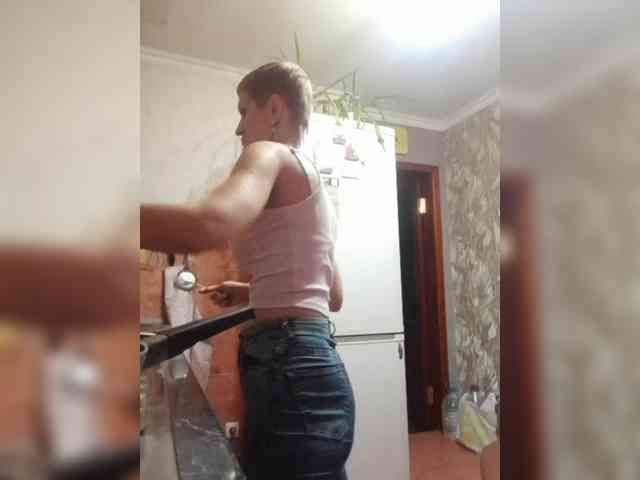 N-I-M-F-O-M-A-N-K-A webcam