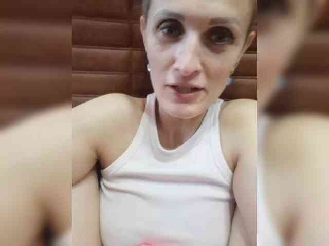 N-I-M-F-O-M-A-N-K-A webcam