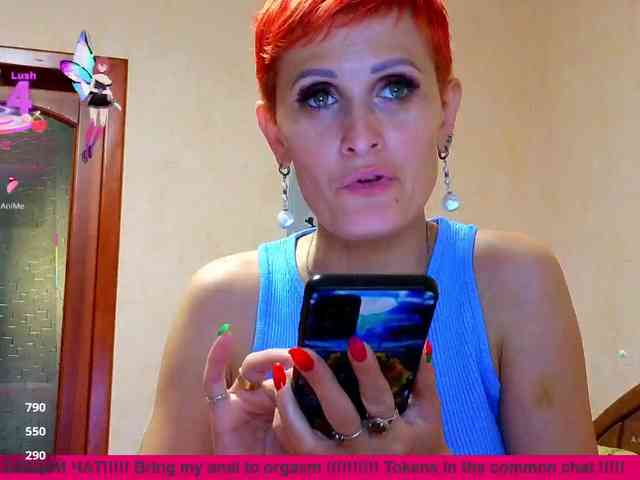 N-I-M-F-O-M-A-N-K-A webcam