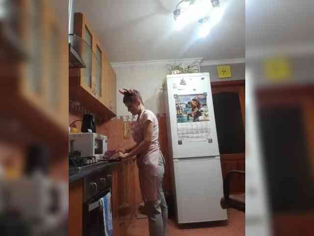 N-I-M-F-O-M-A-N-K-A webcam