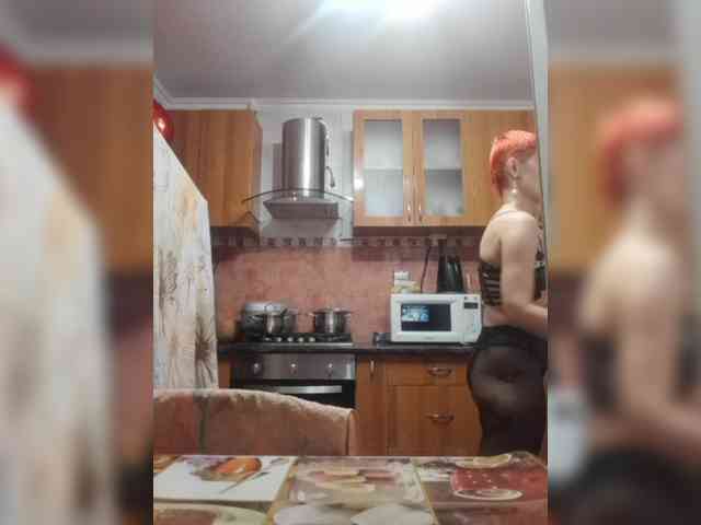 N-I-M-F-O-M-A-N-K-A webcam