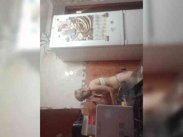 N-I-M-F-O-M-A-N-K-A webcam