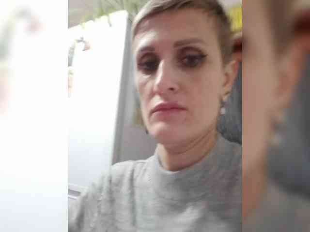 N-I-M-F-O-M-A-N-K-A webcam