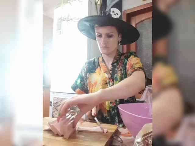 N-I-M-F-O-M-A-N-K-A webcam