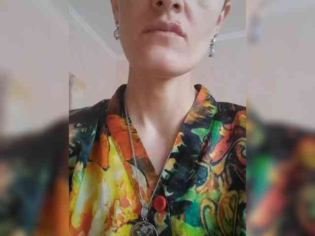 N-I-M-F-O-M-A-N-K-A webcam