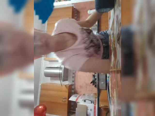 N-I-M-F-O-M-A-N-K-A webcam