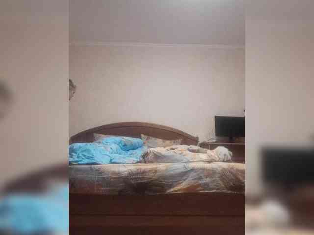 Raisin Live Webcam on BongaCams