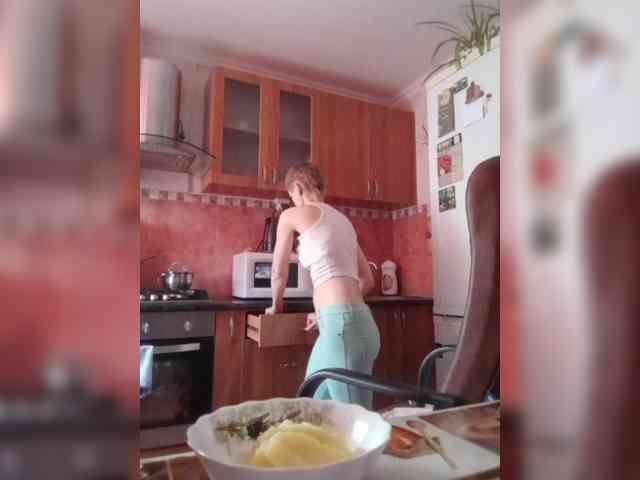 N-I-M-F-O-M-A-N-K-A webcam