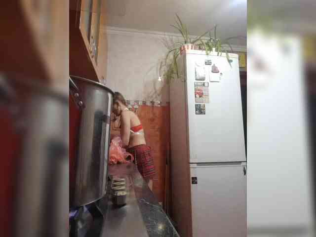 N-I-M-F-O-M-A-N-K-A webcam