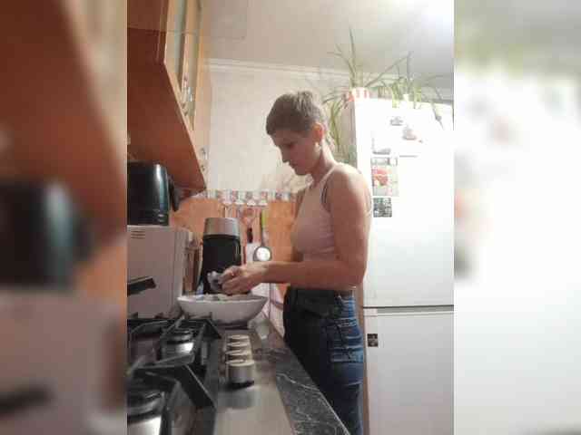 N-I-M-F-O-M-A-N-K-A webcam