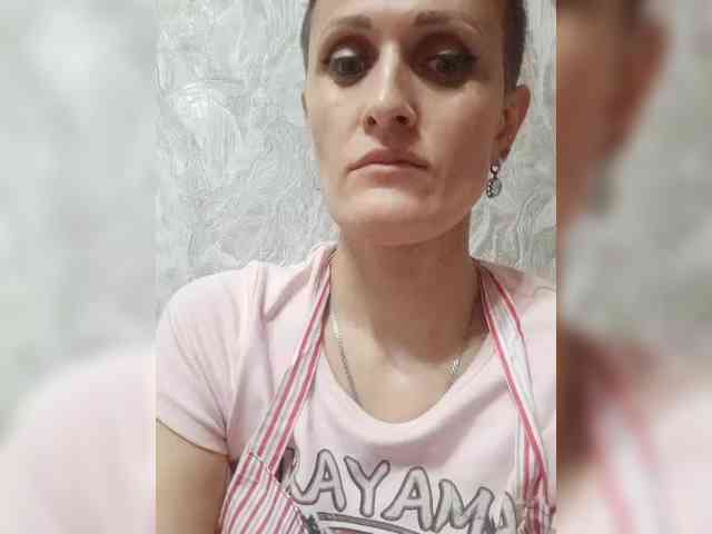 N-I-M-F-O-M-A-N-K-A webcam