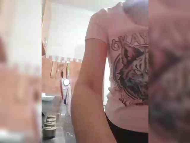 N-I-M-F-O-M-A-N-K-A webcam