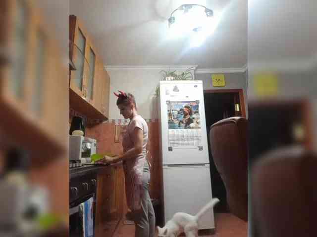 N-I-M-F-O-M-A-N-K-A webcam