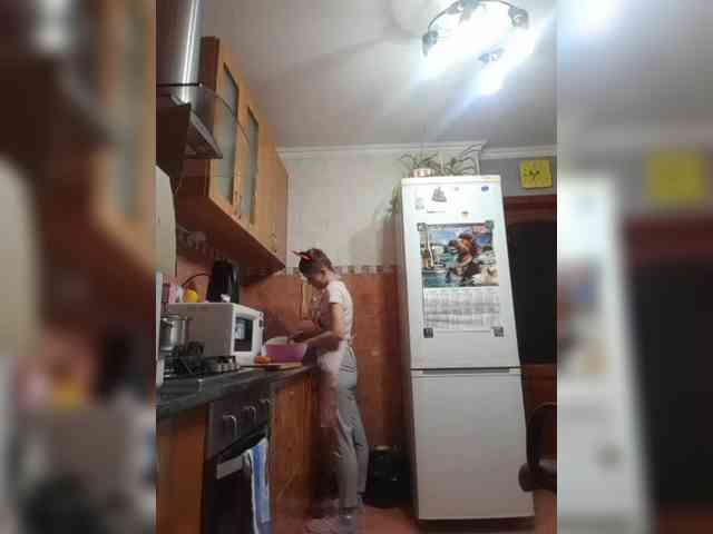 N-I-M-F-O-M-A-N-K-A webcam