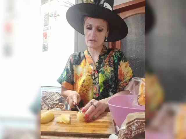 N-I-M-F-O-M-A-N-K-A webcam