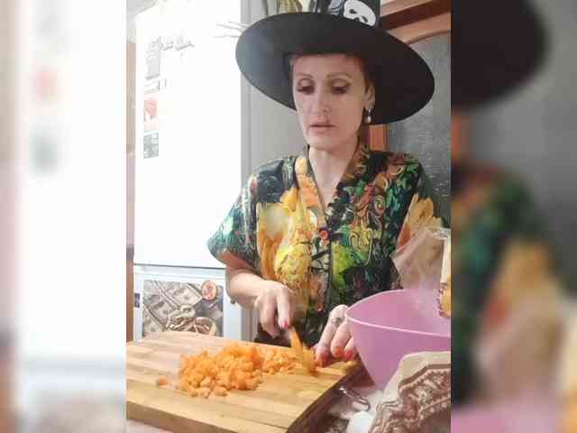 N-I-M-F-O-M-A-N-K-A webcam