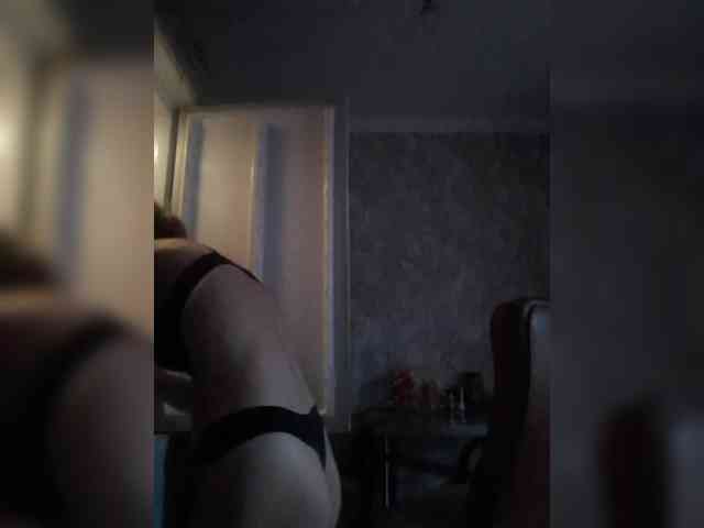 N-I-M-F-O-M-A-N-K-A webcam