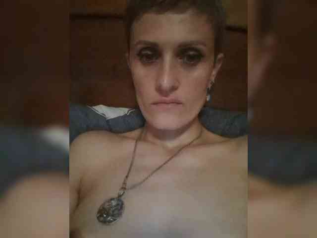 N-I-M-F-O-M-A-N-K-A webcam