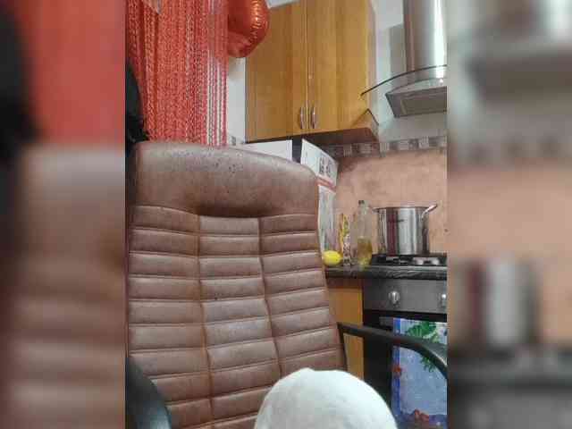 N-I-M-F-O-M-A-N-K-A webcam