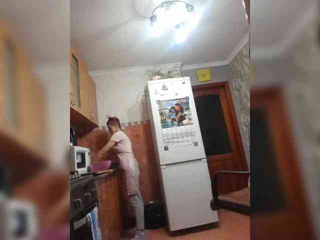 N-I-M-F-O-M-A-N-K-A webcam