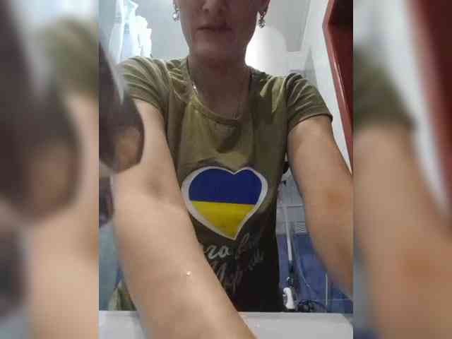 N-I-M-F-O-M-A-N-K-A webcam