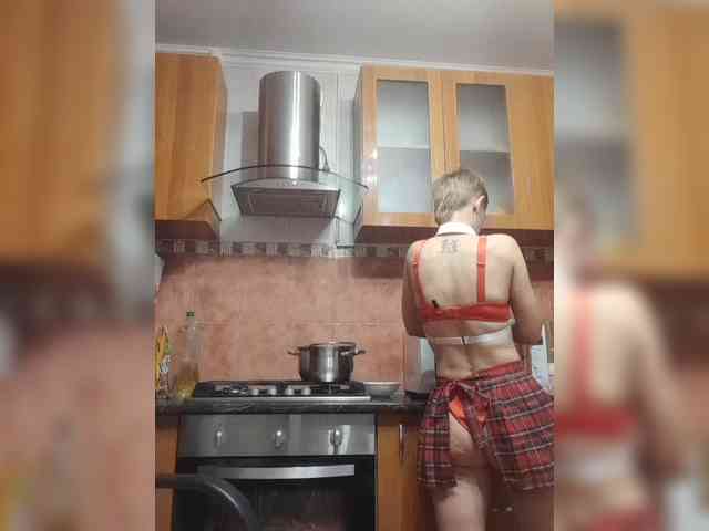 N-I-M-F-O-M-A-N-K-A webcam