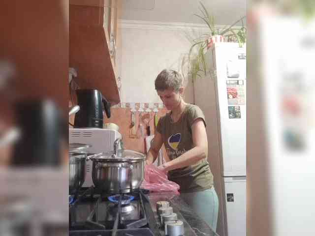 N-I-M-F-O-M-A-N-K-A webcam