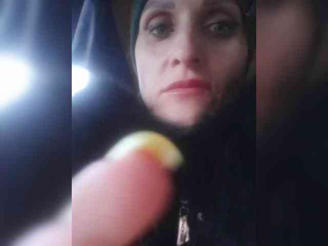 N-I-M-F-O-M-A-N-K-A webcam