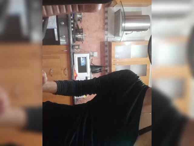 N-I-M-F-O-M-A-N-K-A webcam