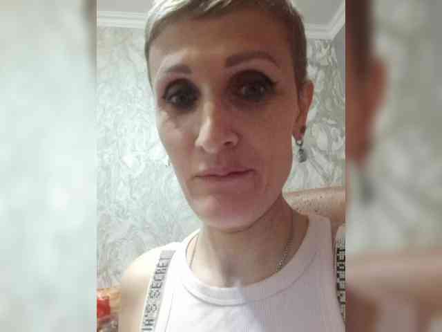 N-I-M-F-O-M-A-N-K-A webcam