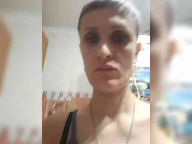 N-I-M-F-O-M-A-N-K-A webcam