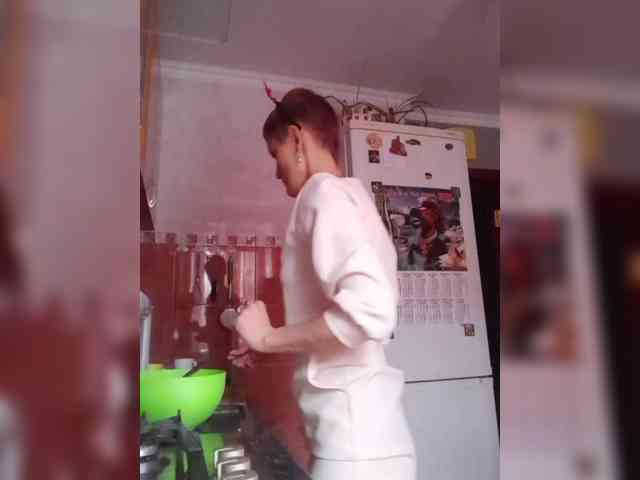 N-I-M-F-O-M-A-N-K-A webcam