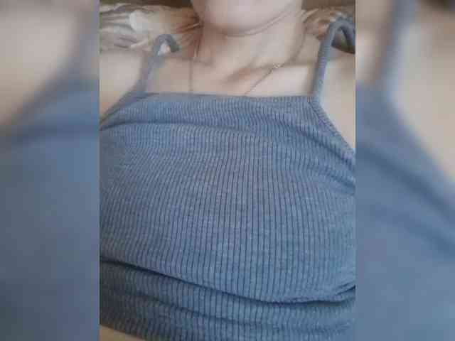 N-I-M-F-O-M-A-N-K-A webcam