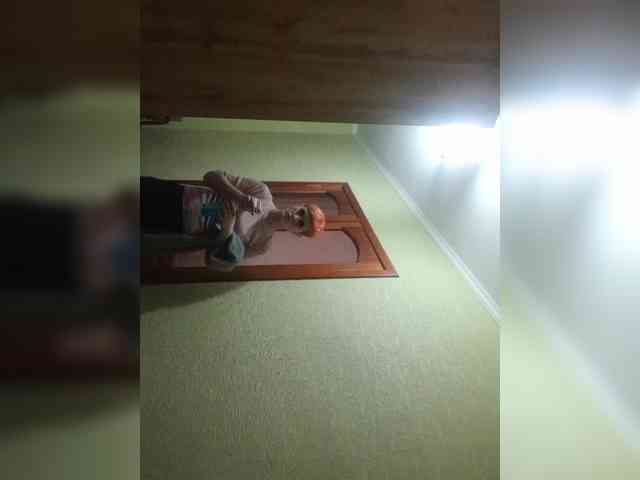 N-I-M-F-O-M-A-N-K-A webcam