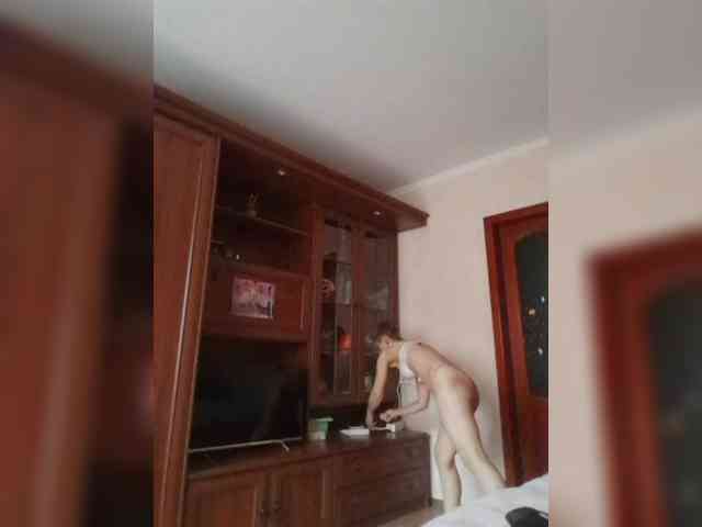 N-I-M-F-O-M-A-N-K-A webcam