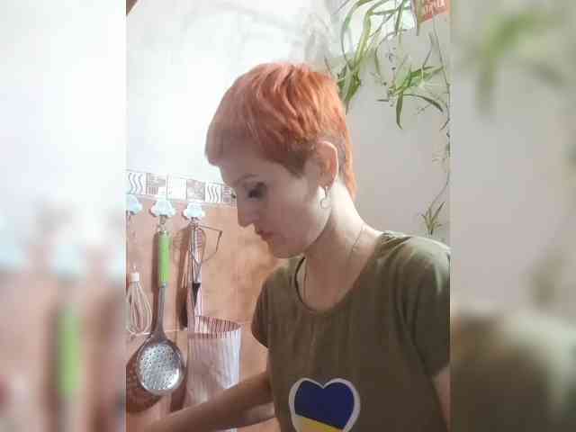 N-I-M-F-O-M-A-N-K-A webcam