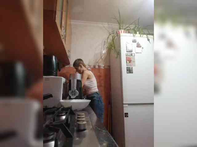 N-I-M-F-O-M-A-N-K-A webcam