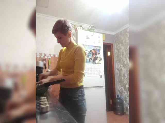 N-I-M-F-O-M-A-N-K-A webcam