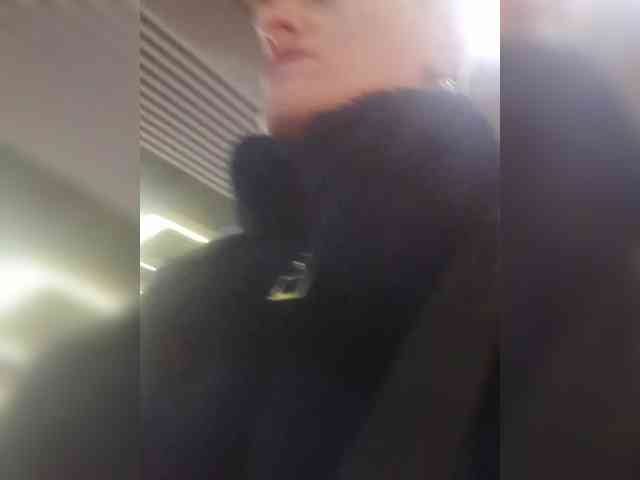 N-I-M-F-O-M-A-N-K-A webcam