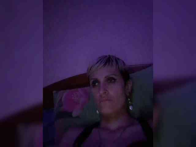 N-I-M-F-O-M-A-N-K-A webcam