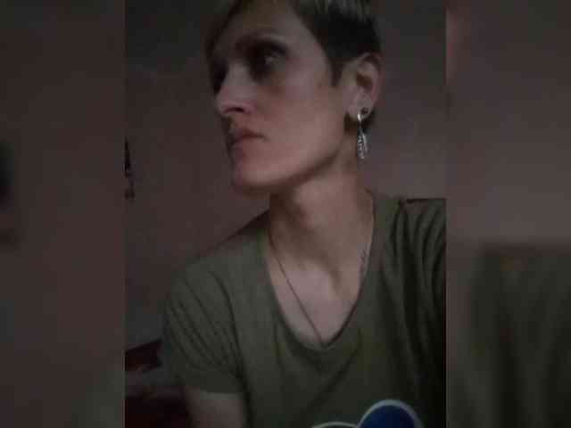 N-I-M-F-O-M-A-N-K-A webcam